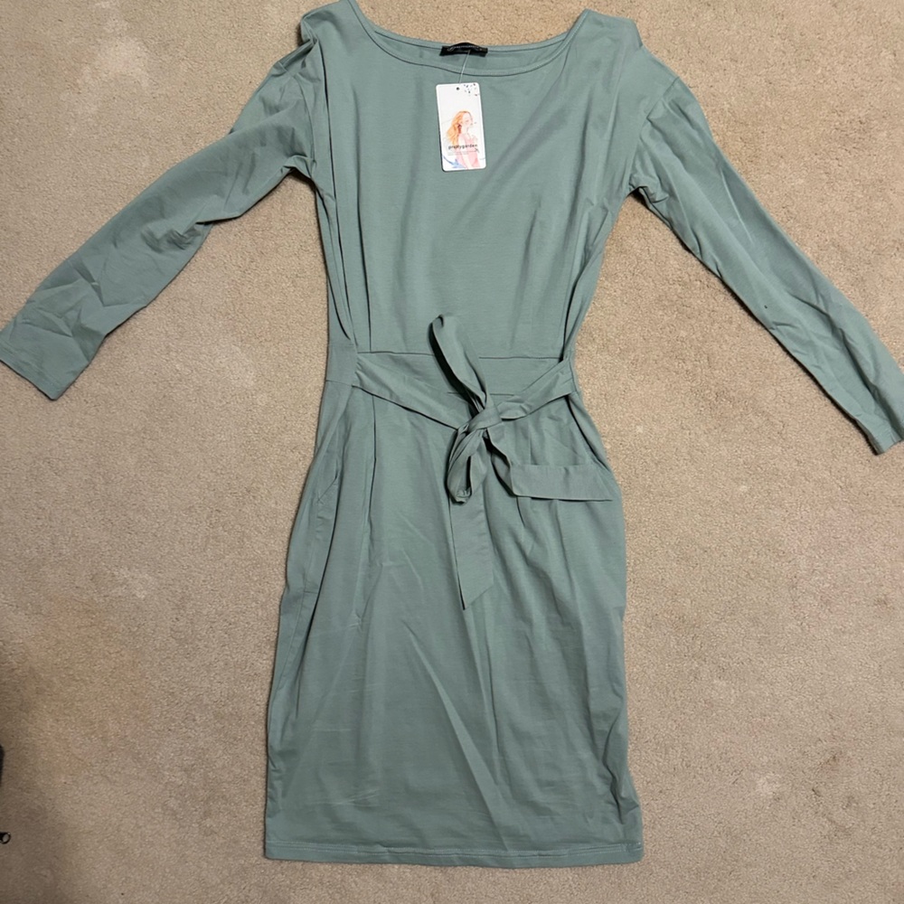 Elegant Green Midi Dress
